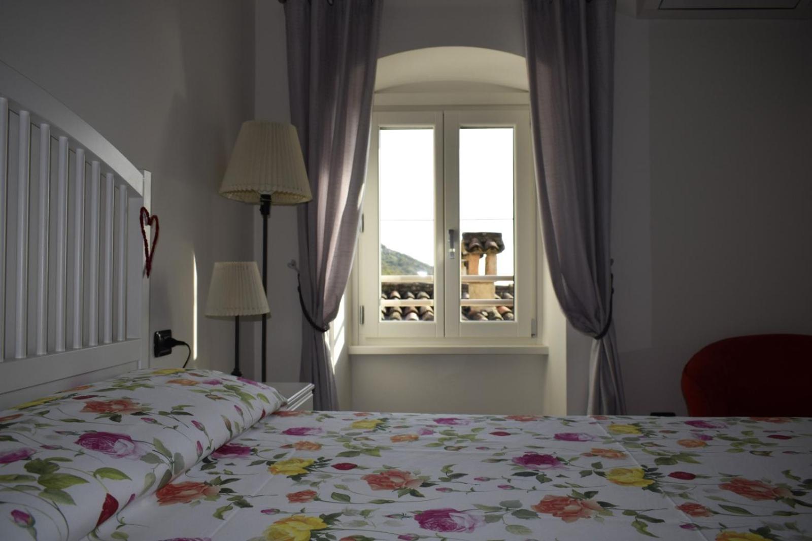 Appartamento Anna Brenzone sul Garda Exterior photo